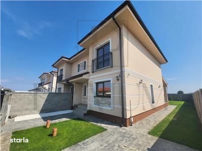 Duplex de vanzare - 5 camere - despartit prin zid dublu