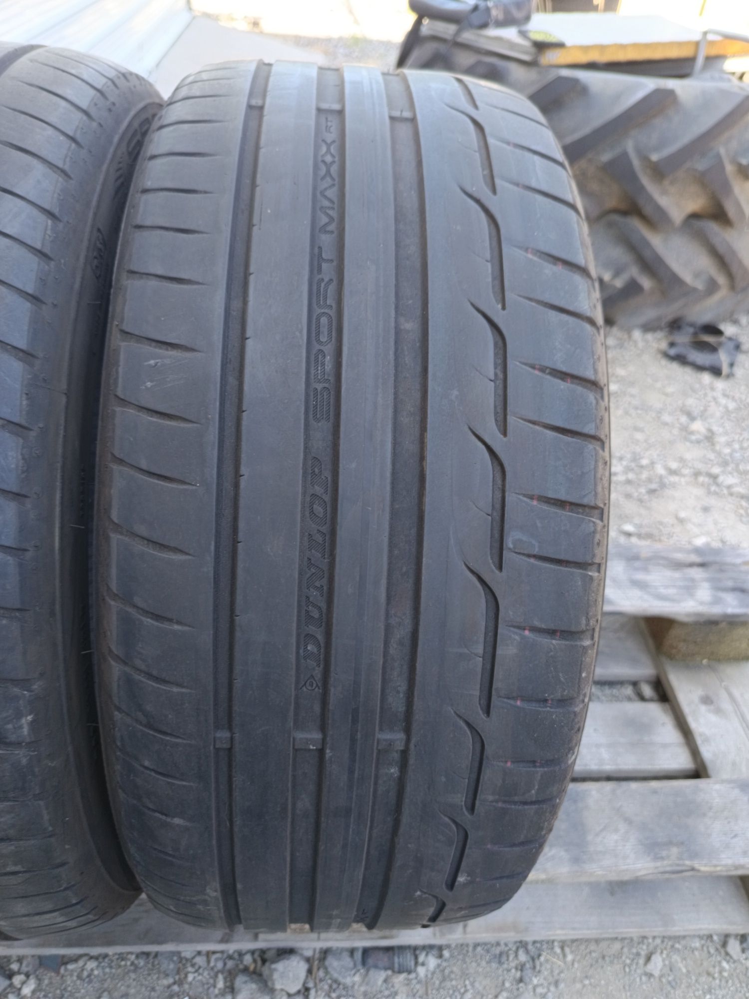 225 40 R 18 DUNLOP Дот 2719