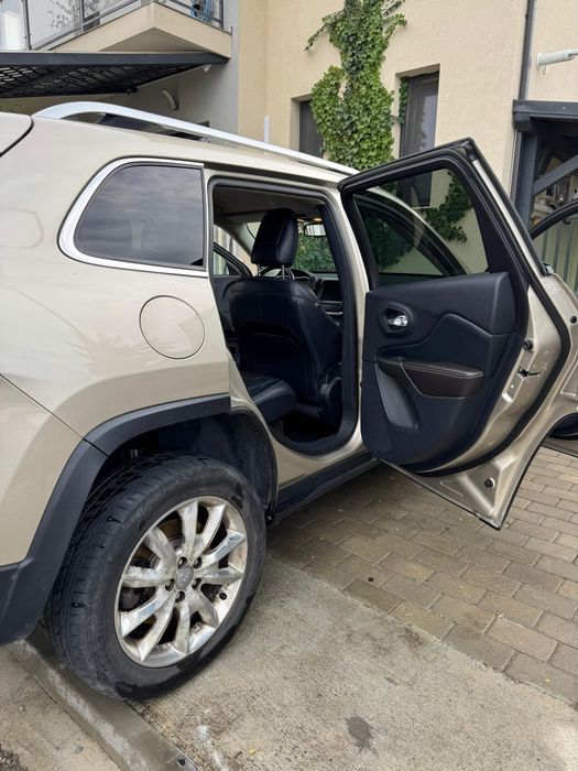 Jeep Cherokee  2014
