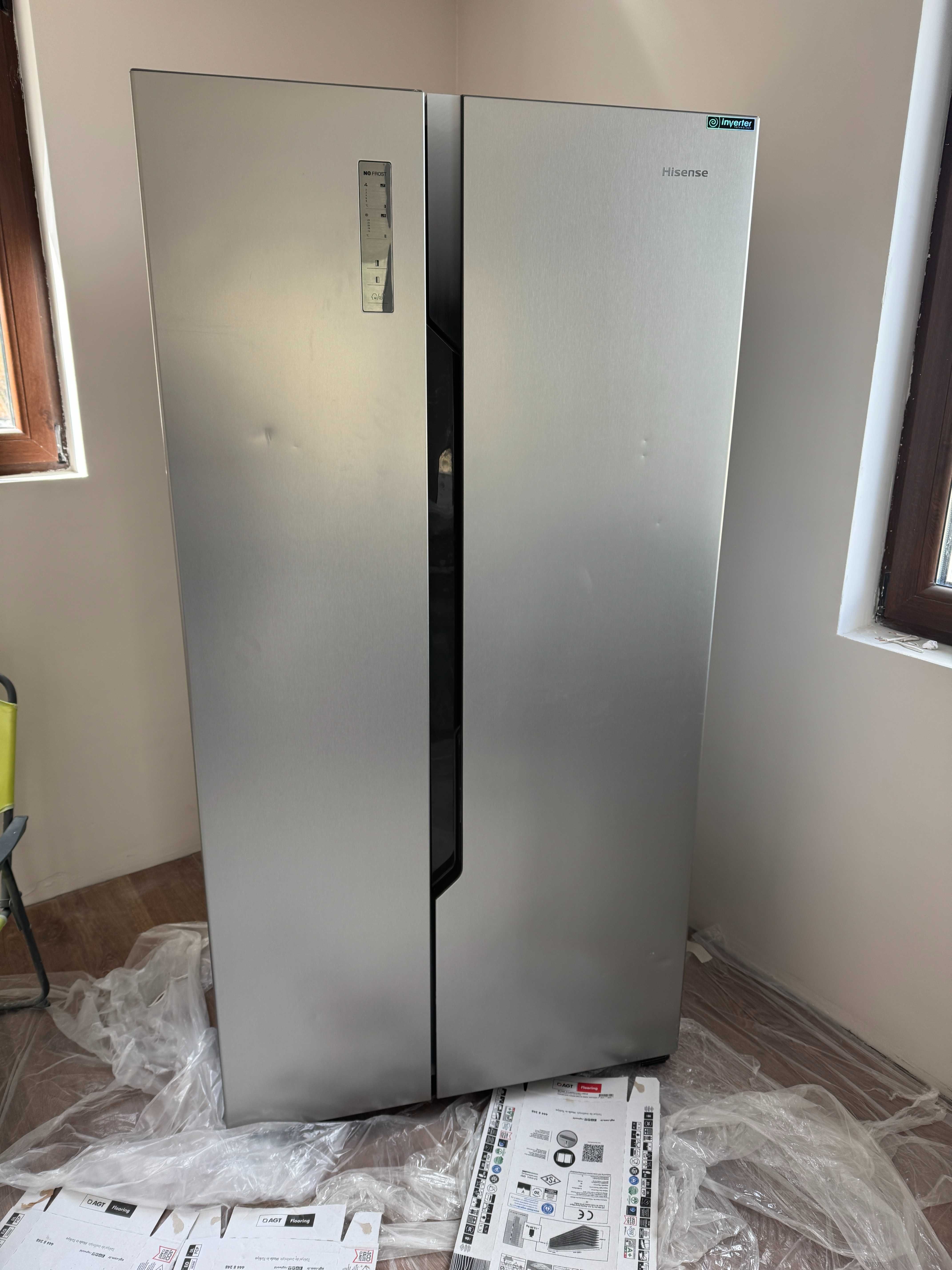 Продавам хладилник HISENSE модел RS670N4BC2