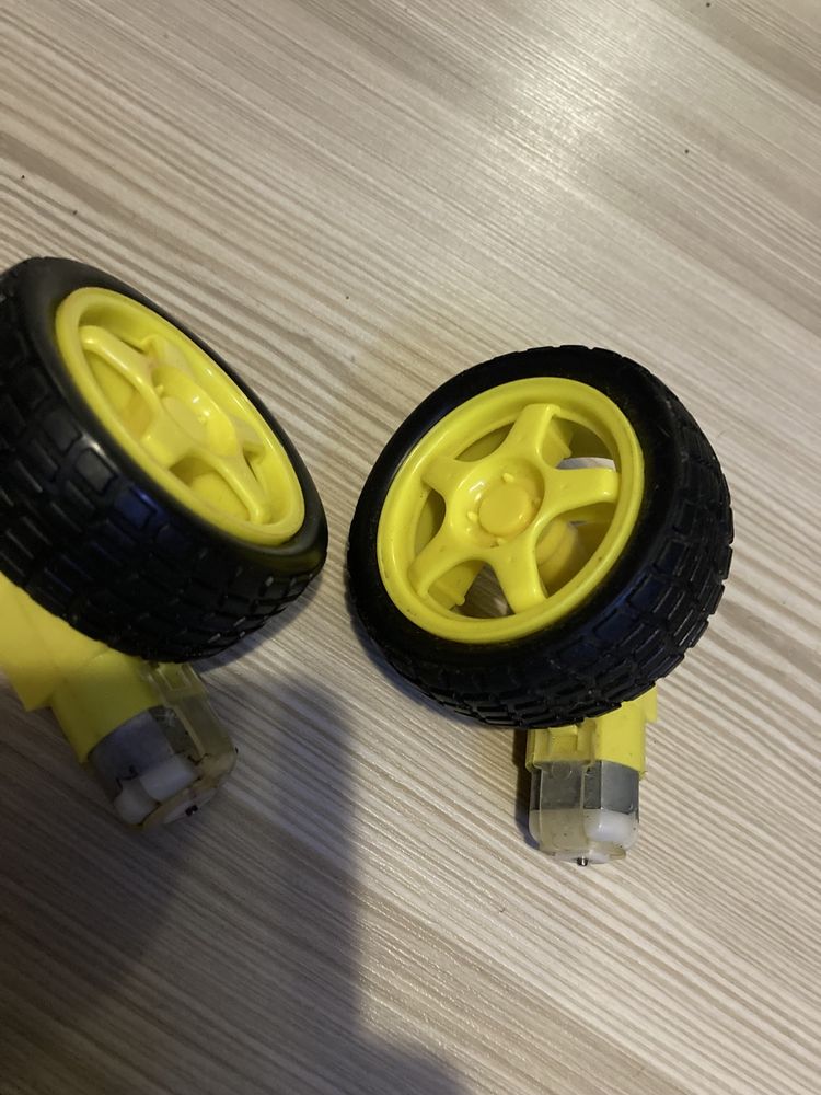 Motor c.c. cu roata pentru masini-jucarie 56mm diametru