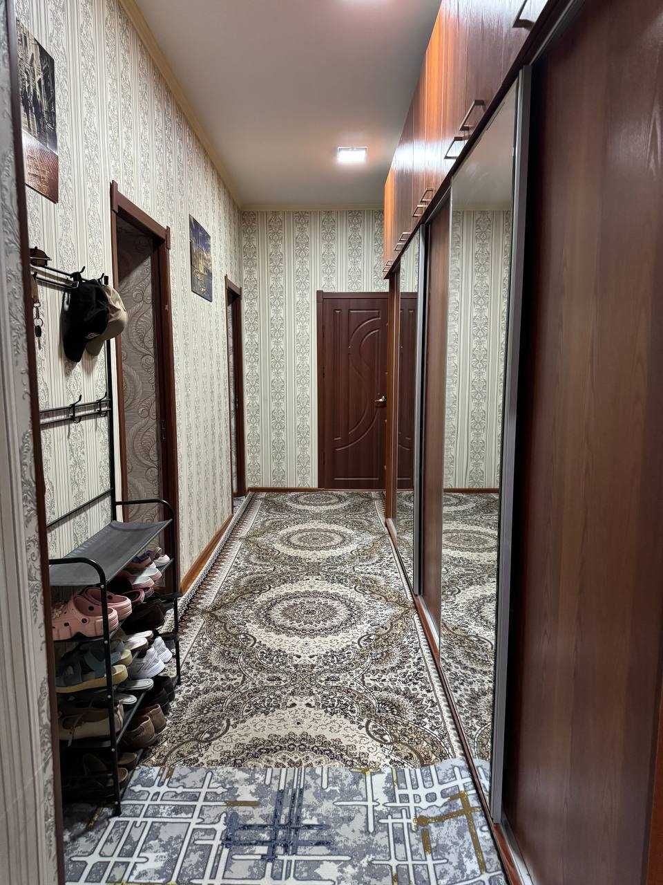 СРОЧНО !! Продается квартира в Яшнабаде 2/3/3 ( 70 кв/м ) Артел дом