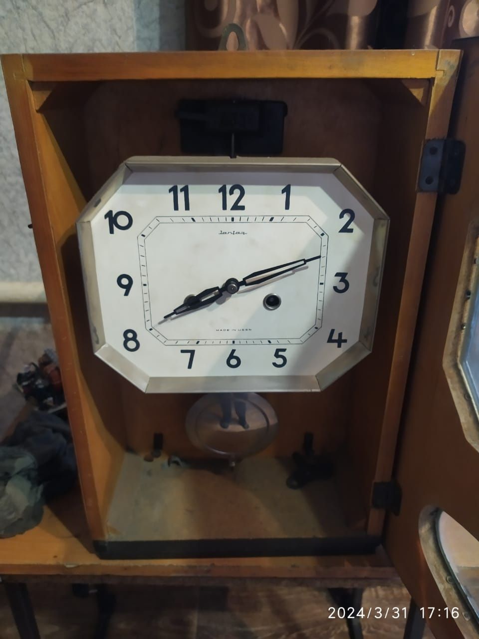 Продаются старинные часы с боем