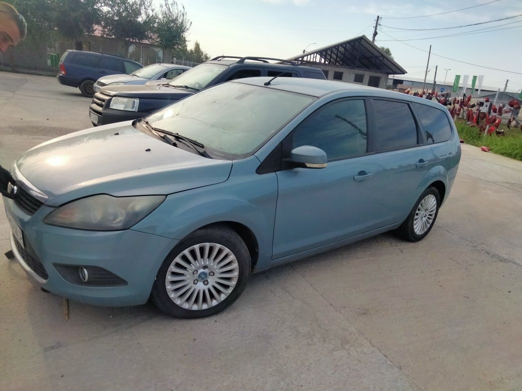 Dezmembrez Ford focus facelift