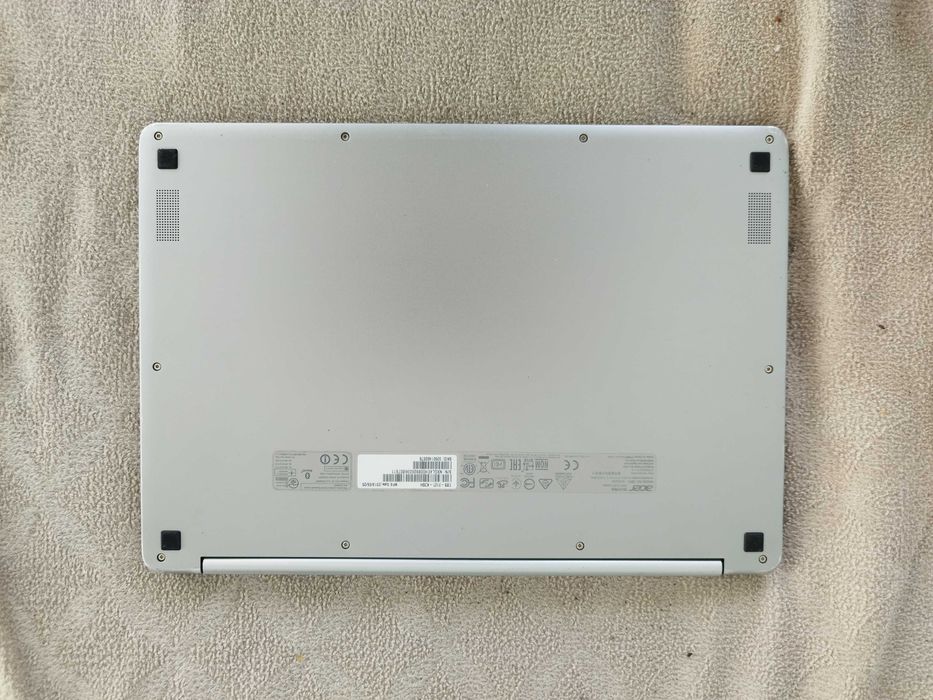 ChromeBook Acer , 13.3" FULL HD тъчскийн, 4 ядрен, 4GB рам, 32GB SSD.