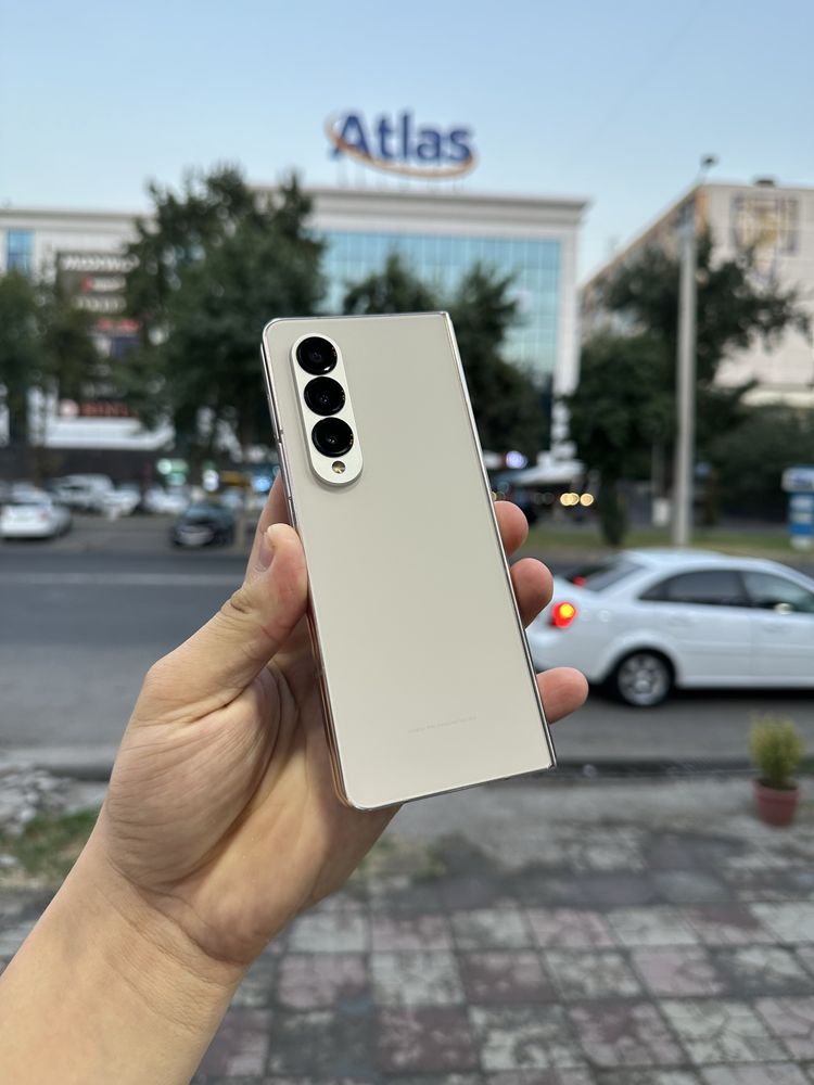 Samsung z fold 4