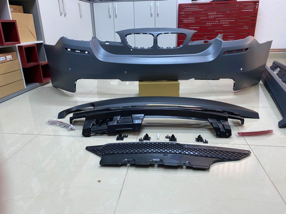 Body Kit BMW Seria 5 F10 2010-2013 Non Lci +Proiectoare Taiwan