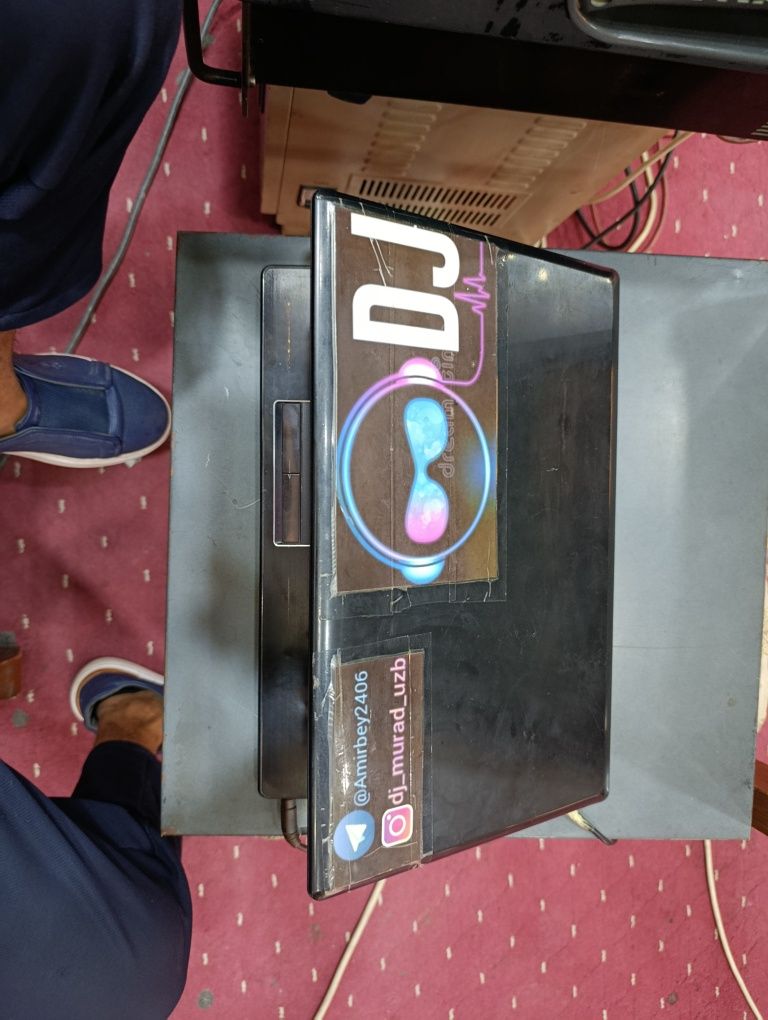 Noutbuk sotiladi Lenovo ideapad 20150