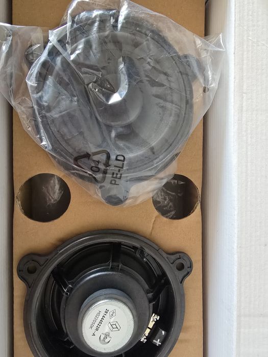 Vand boxe originale Dacia Logan 2