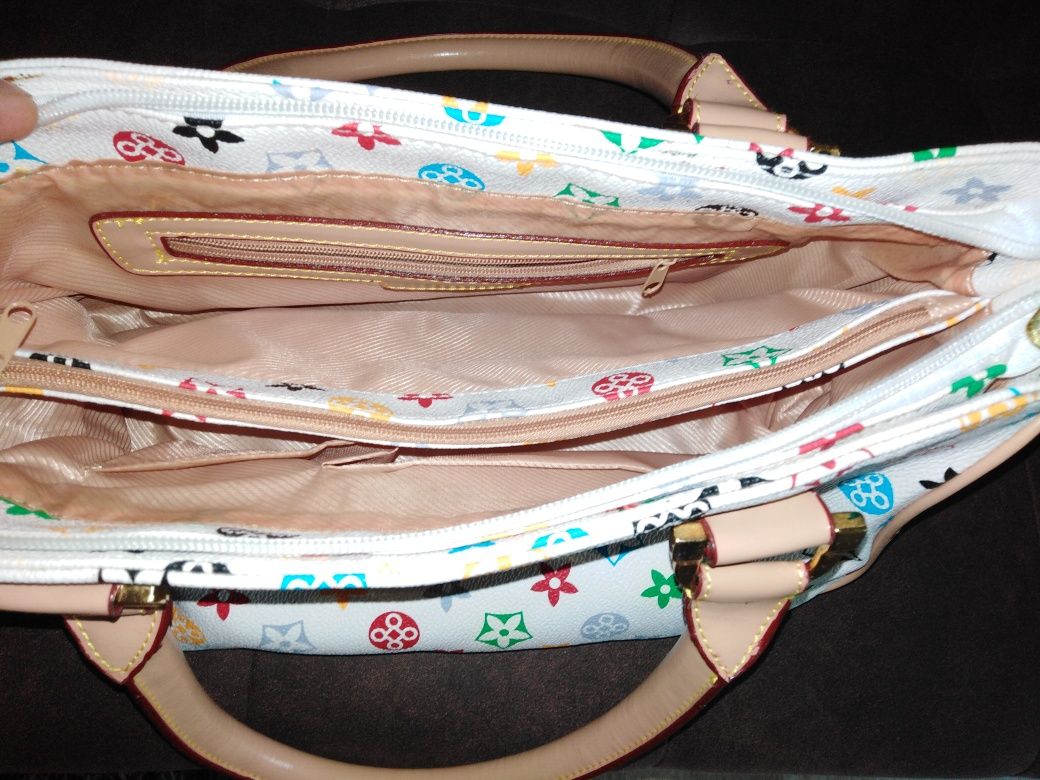 Стилни дамски чанти,, LOUIS VUITTON"за стилни дами уважаващи марката!