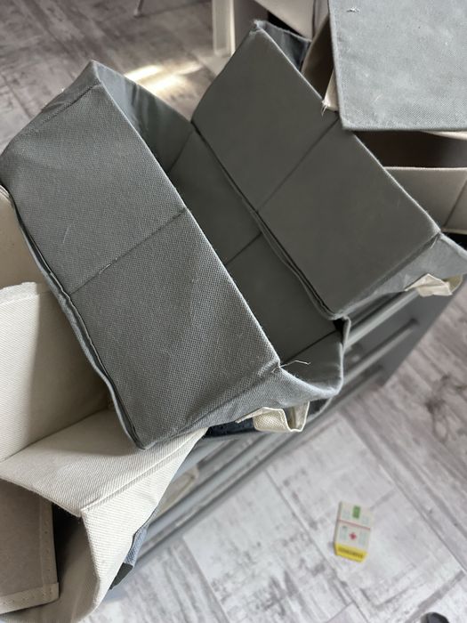 Етажерка за играчки