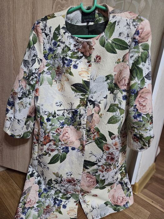 Продам куртки размеры 46-50