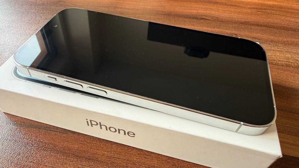 iPhone 14 Pro бял