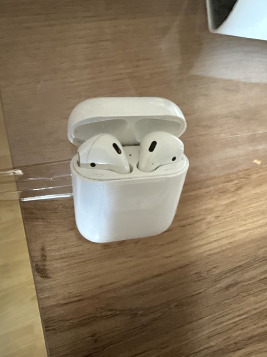 Airpods 2 в нормальном состояний