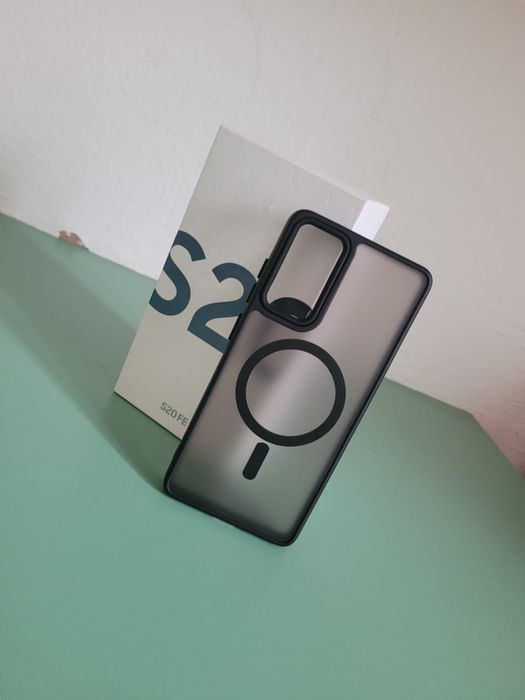 Samsung S20FE обмен/продам