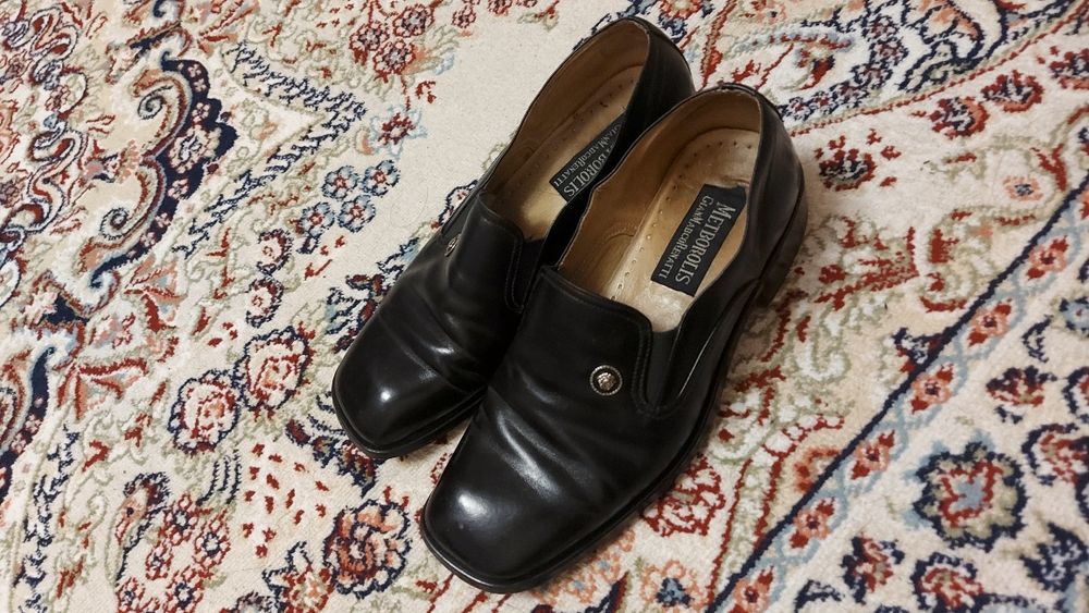 Продам мужские туфли