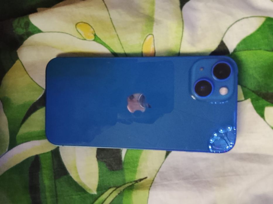 Обменяю айфон 13