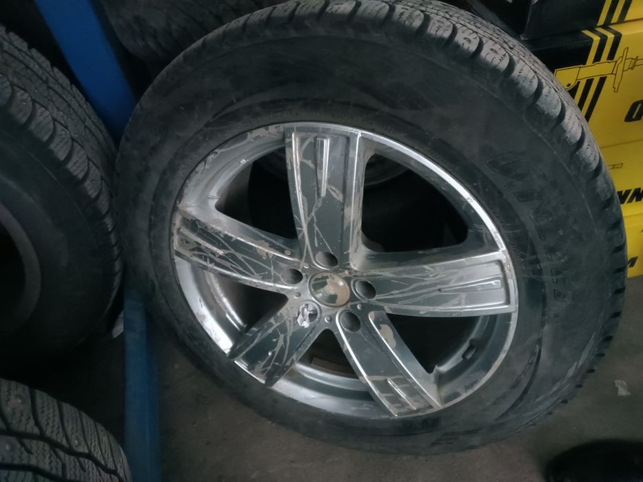 Продам резину с дисками комплект зима