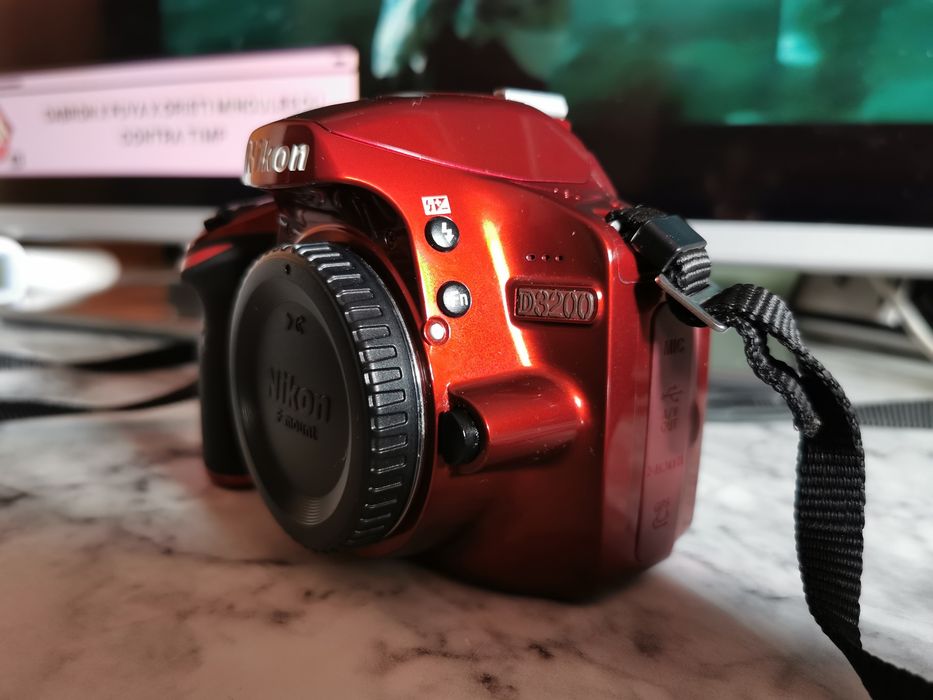 Vând Nikon D3200 24mpx