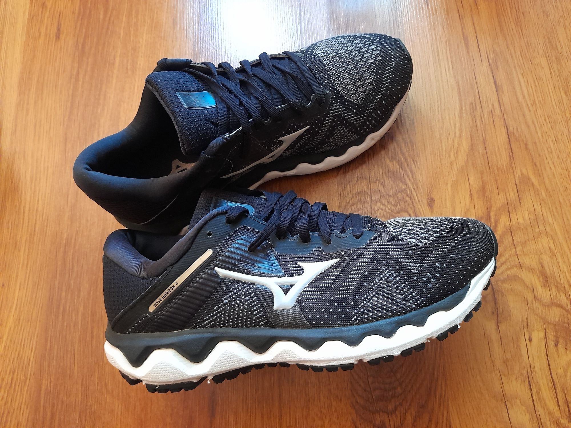 Mizuno wave NORIZON 4 маратонки 38 номер.