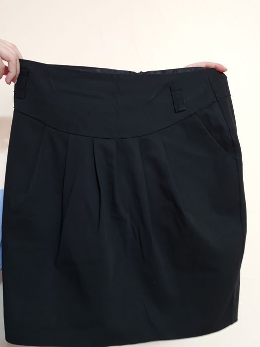 Продается чёрная юбка.