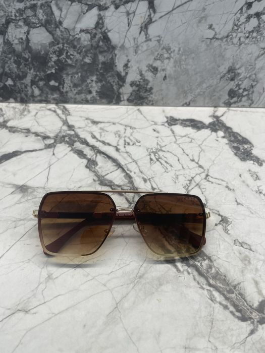 Ochelari de soare Prada