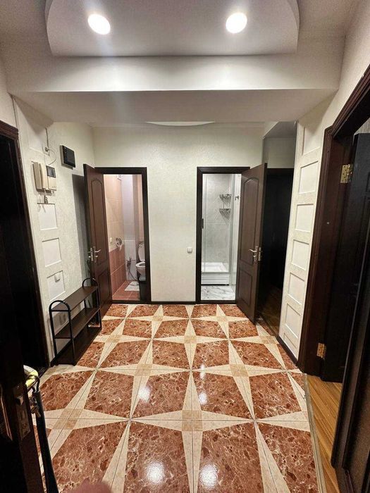 Мирабадский район
Продается квартира. 3/3/4 - 78 кв2 метро. Ойбек