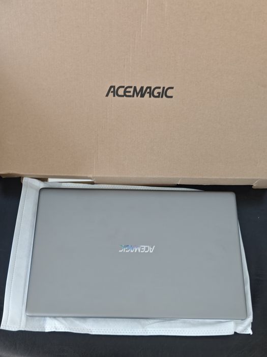 Laptop Acemagic Nou 16 RAM cu 512 ssd