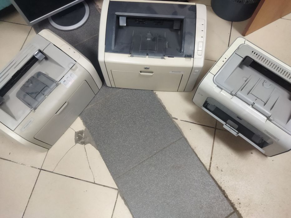 Продам мониторы, клавиатуры, мышки, принтеры, роутера, колонки