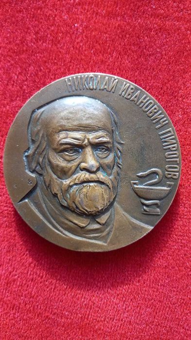 продам значки. цена договорная