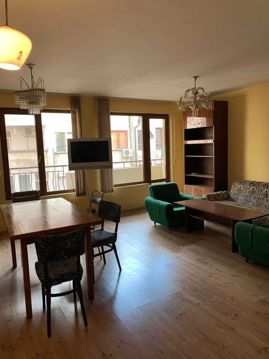 Дава се под наем Двустаен апартамент в Бургас, Братя Миладинови - 65 кв.м за 306 € - Снимка #2