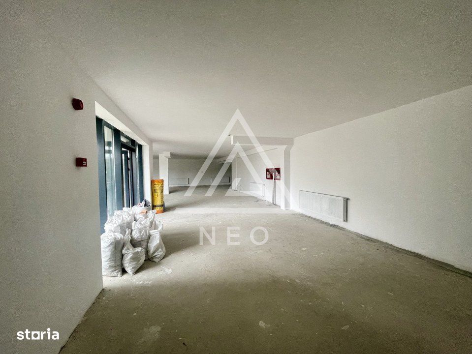Spatiu comercial de vanzare in Floresti, suprafata 270 mp si 5 parcari
