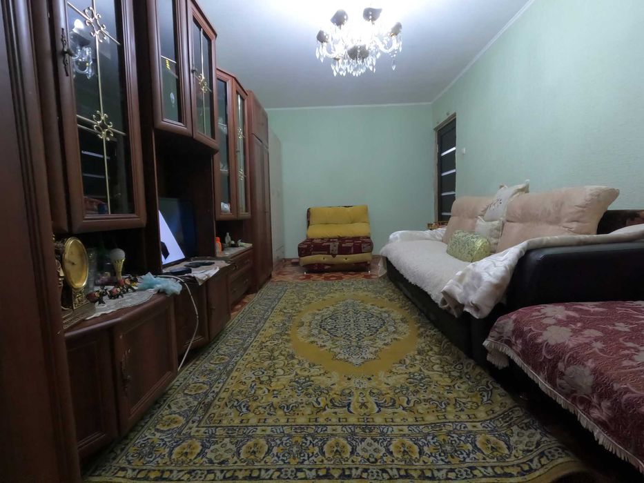 Большой ковер в зал или в спальню салатного цвета размеры 3-2