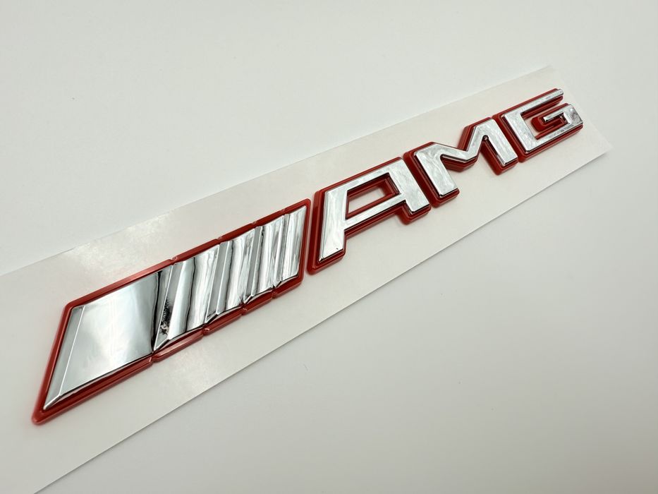 Emblema Mercedes AMG Bicolor spate crom/rosu