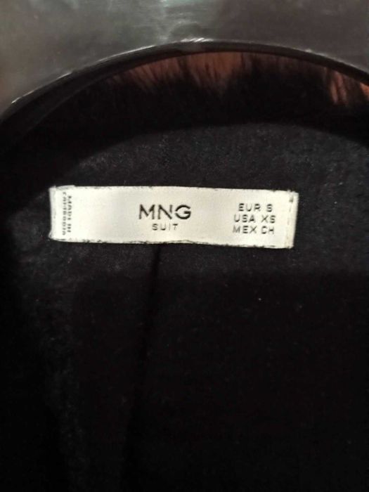 Късо палто от изкуствен косъм Манго