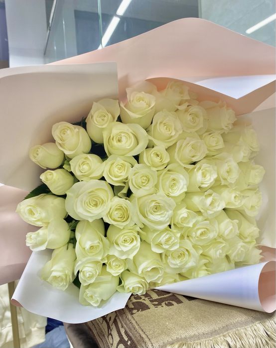 букет цветов, белые розы 51 шт