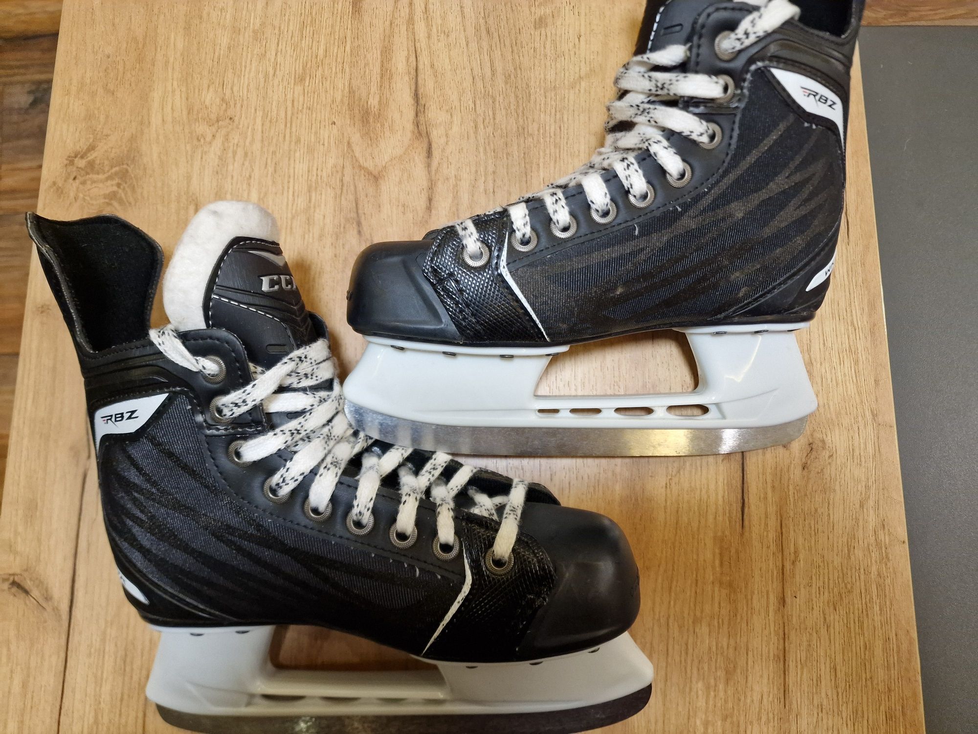 Кънки за хокей на лед CCM
