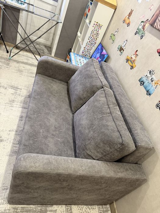 Пррдам диванчик 160 на 90 Спальное место  130 на 200