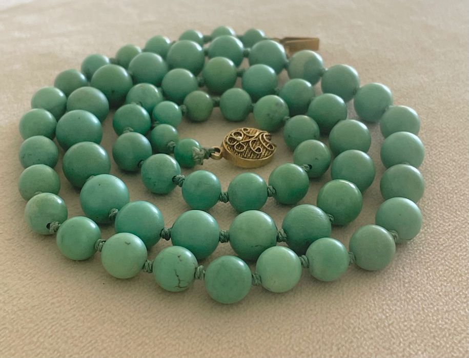 Огърлица тюркоазен камък, позлатена сребърна закопчалка