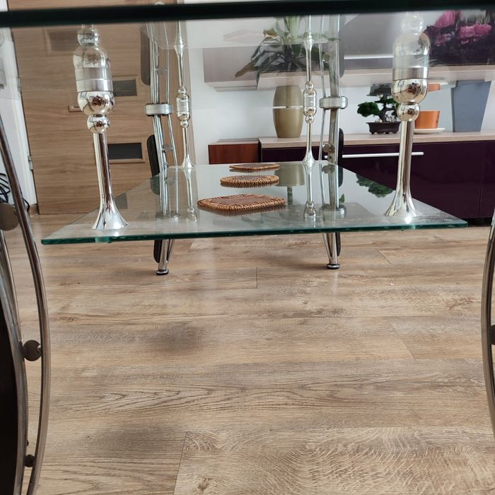 Masuta de cafea din saticla