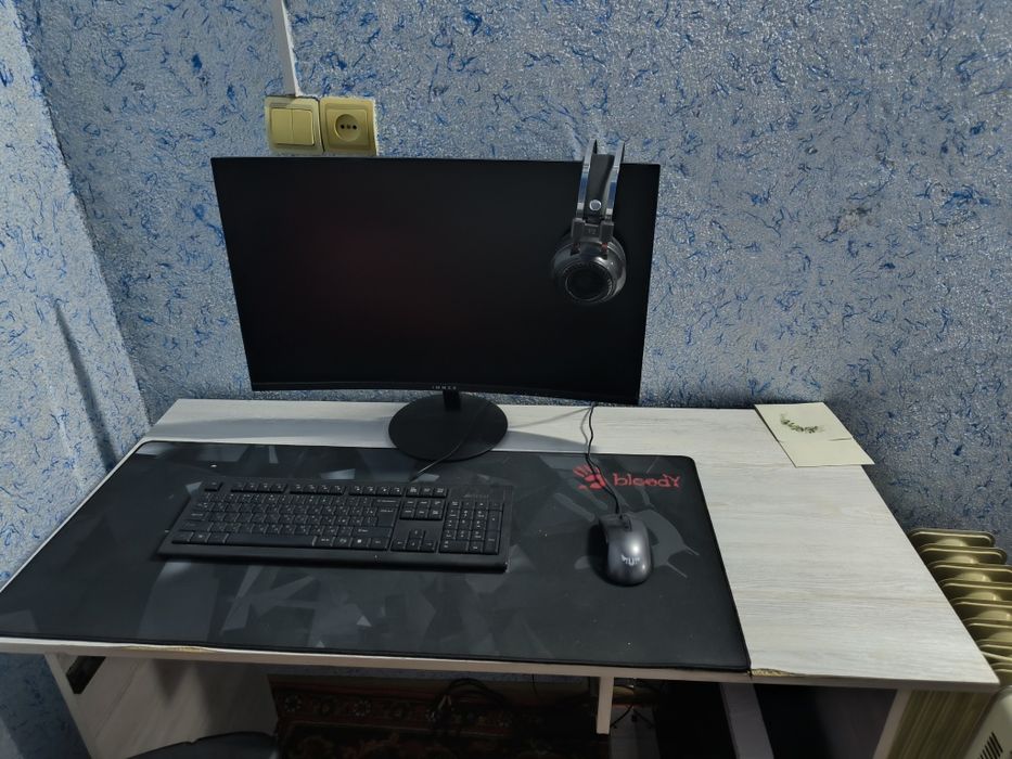 Игровой компьютер с креслом