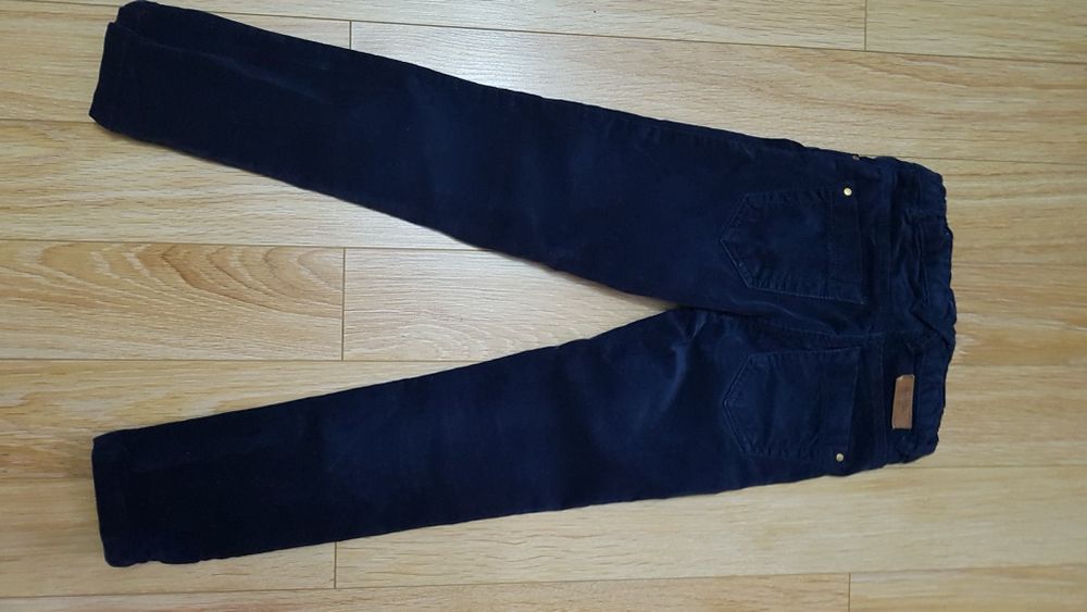 Pantaloni  Velur  Mango 4-5 ani (118 cm)