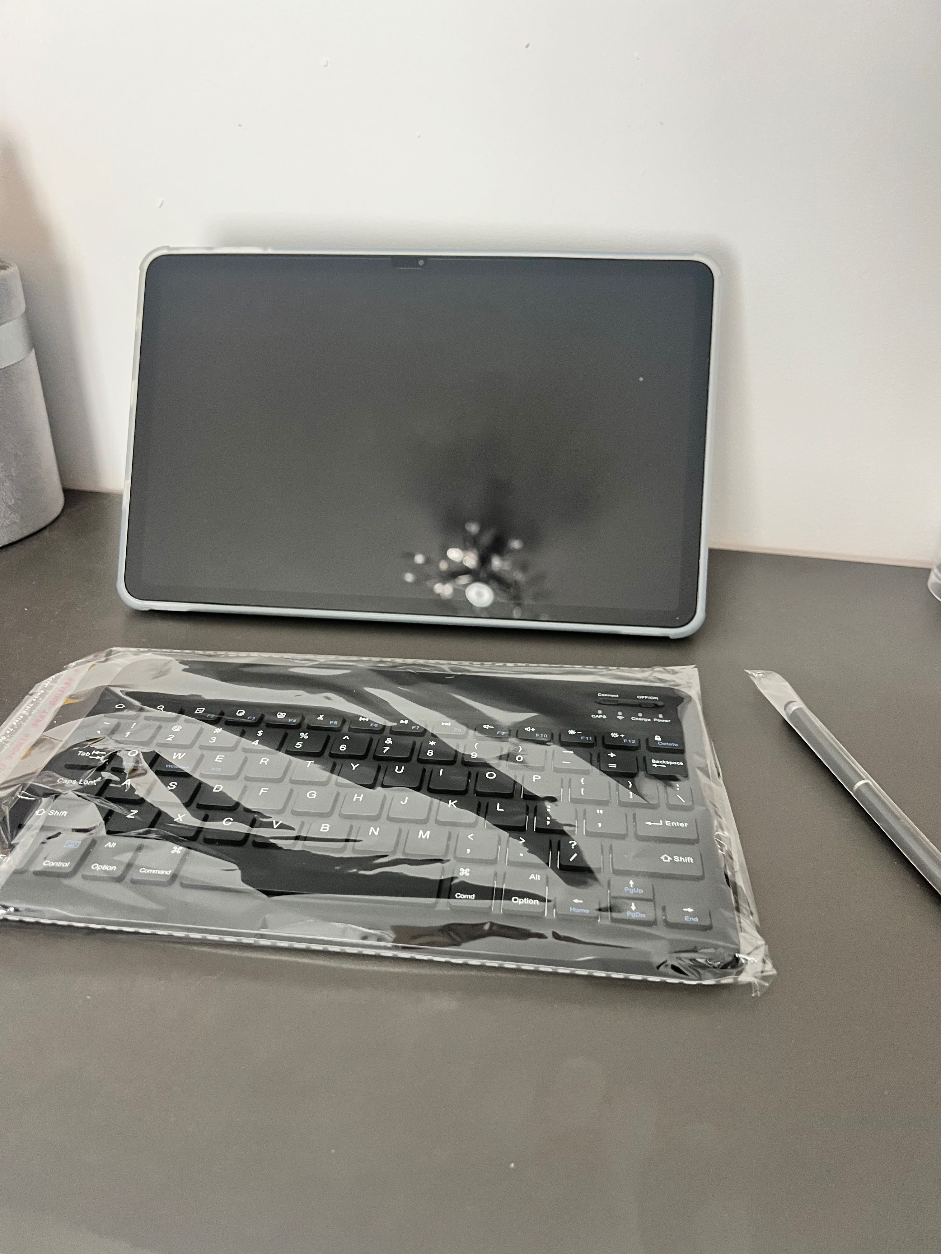 Чисто нов таблет Teclast T60 Plus 16гб рам + клавиатура и аксесоари