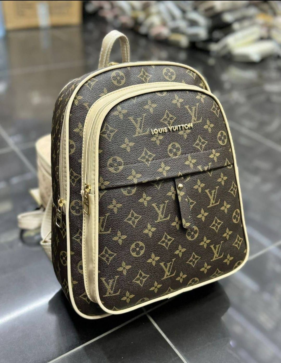 Louis Vuitton,Guess и Karl lagerfeld