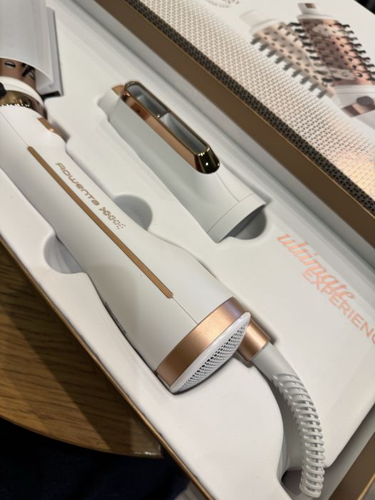 Фен-щетка Rowenta ultimate experience