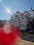 Schimb apartament cu 3 camere zona Rds confectii cu casa