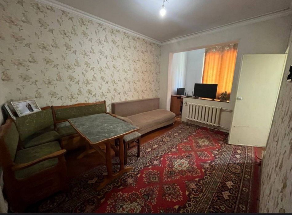 Срочно продается квартира Чиланзар 7 2/4/4