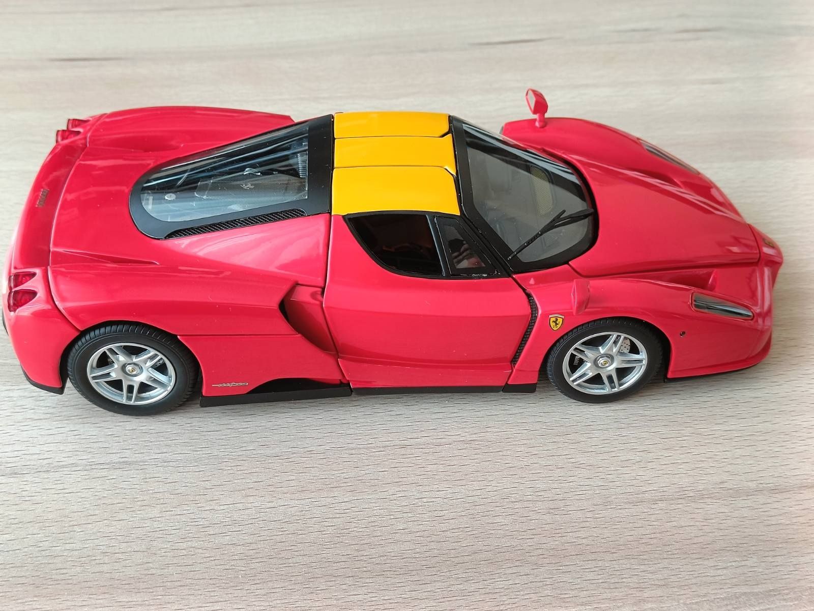 Ferrari Enzo, Hotwheels Elite 1:18