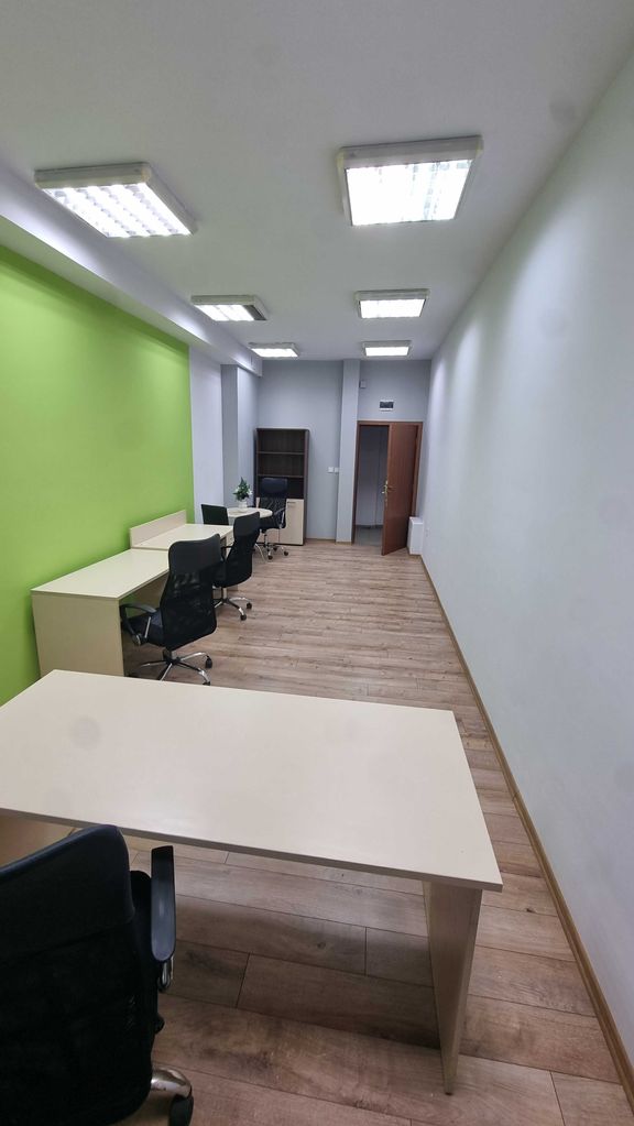 Дава се под наем Офис в Пловдив, Тракия - 28 кв.м за 183.6 € - Снимка #4
