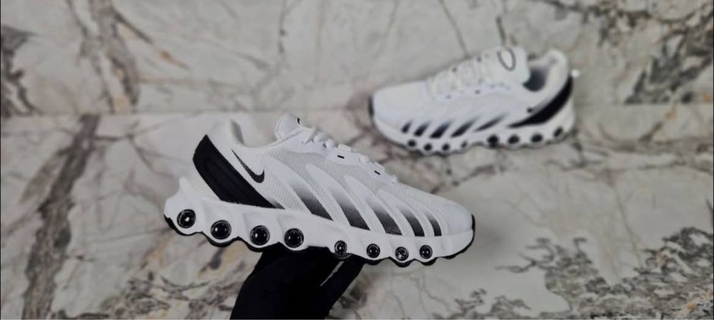 Продавам мъжки маратонки